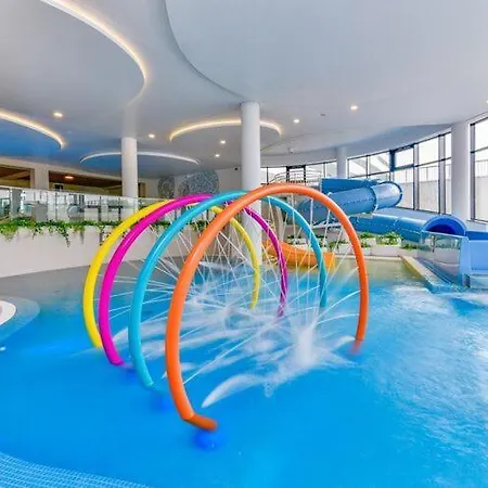Apartment With Pools, Near The Sea, Ko Obrzeg
